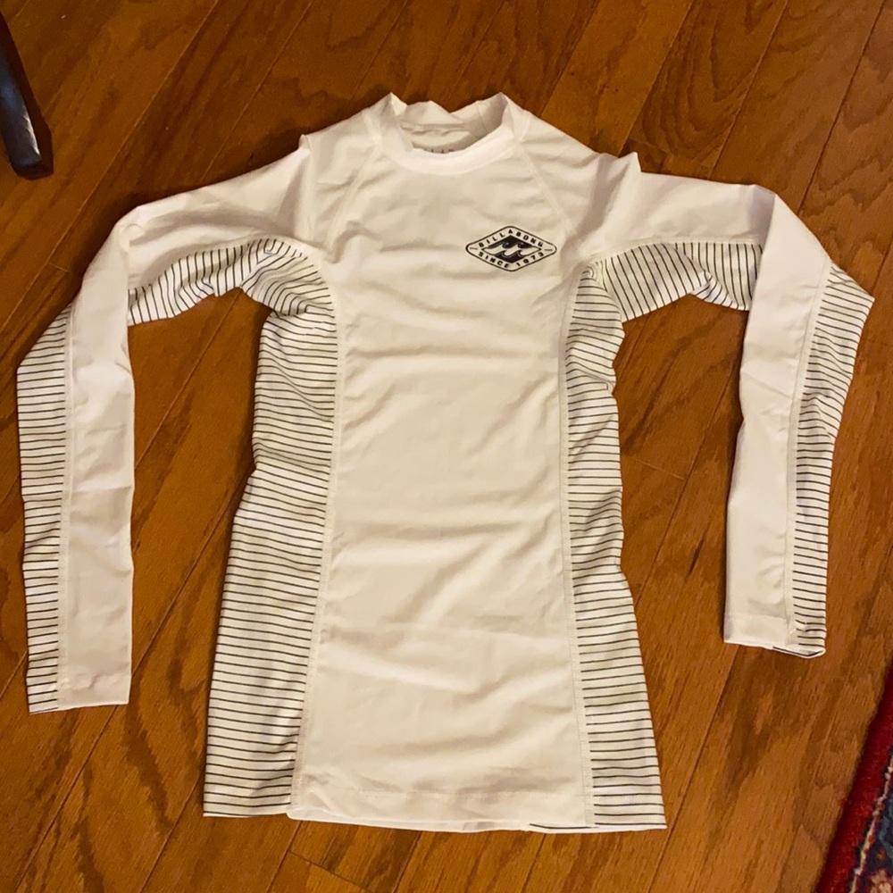 Billabong black/white rash guard sz XS